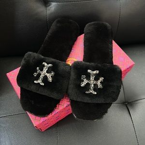 Black furry Tory Burch slip on sandals